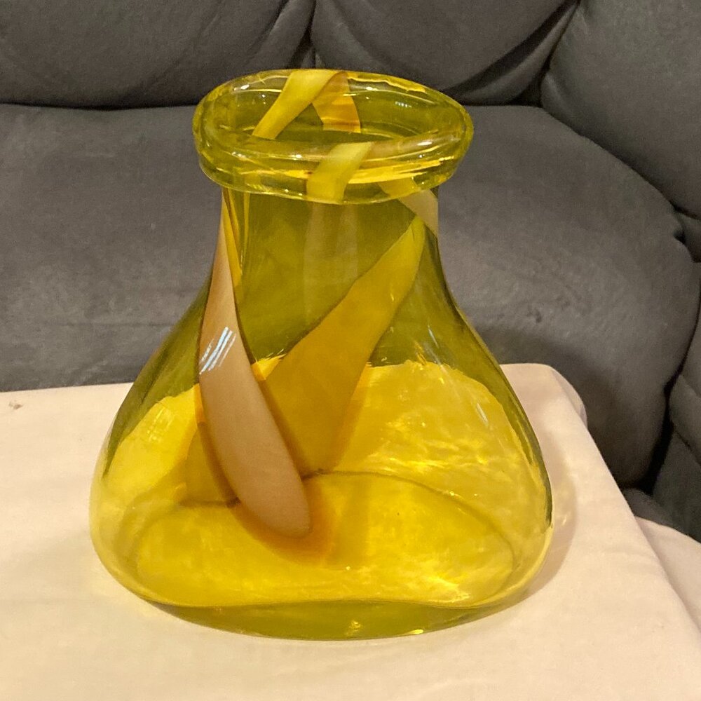 VTG Margie’s Garden Art Glass Free Form Yellow Vase w/2 White Accent Stripes-EUC